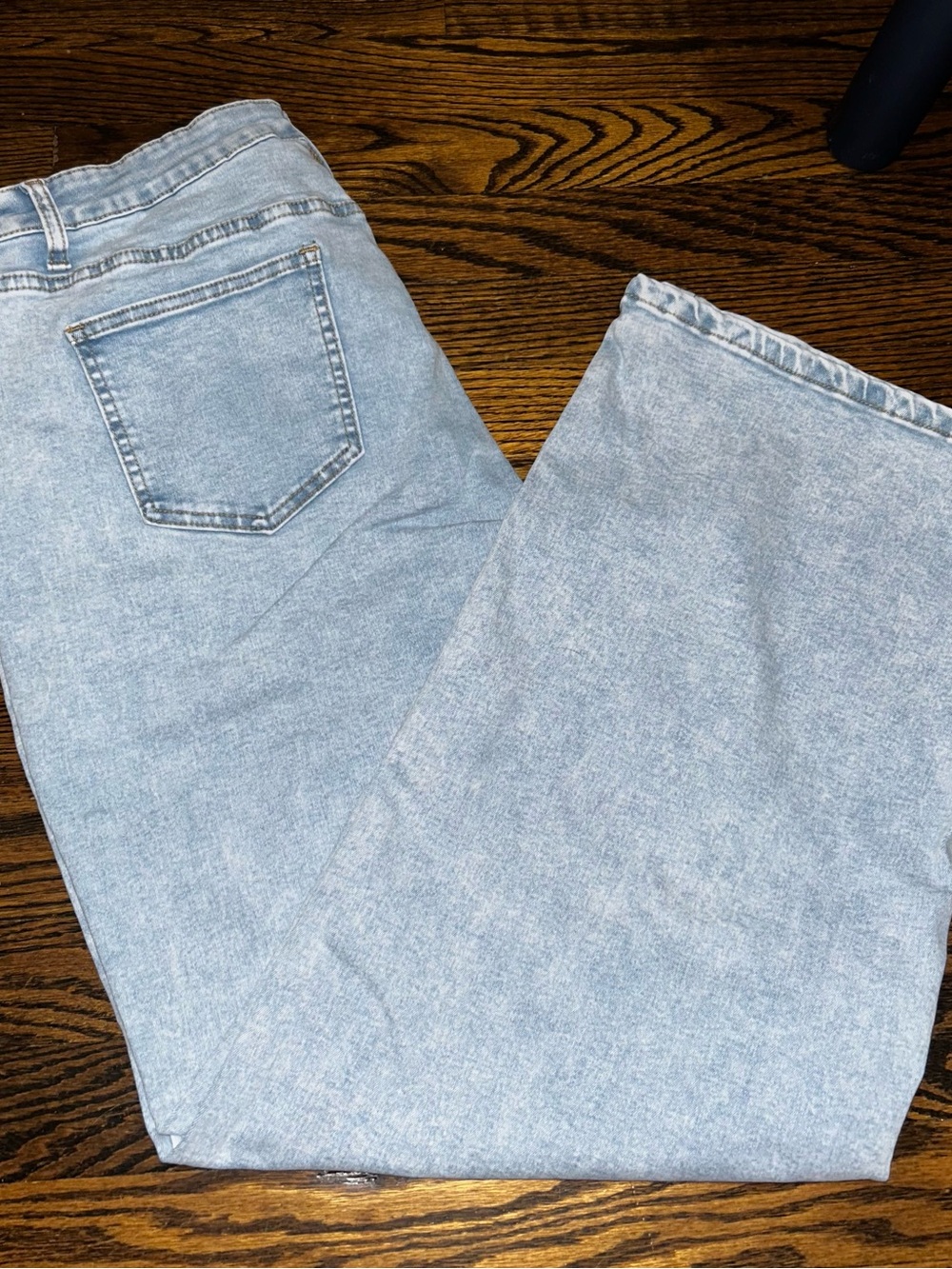 Light Wash Women’s Jeans - Classic Straight Fit